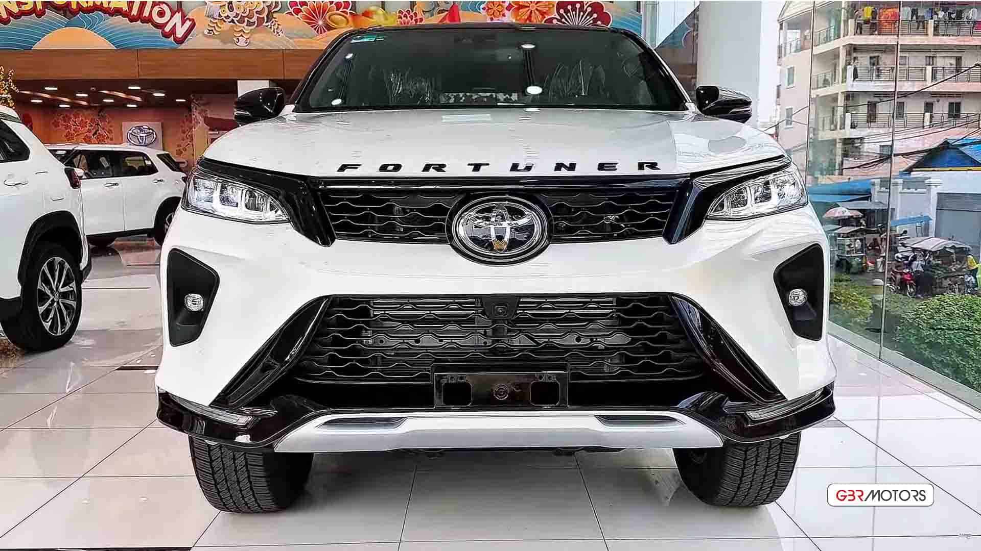 Toyota Fortuner Legender 4X4 MT